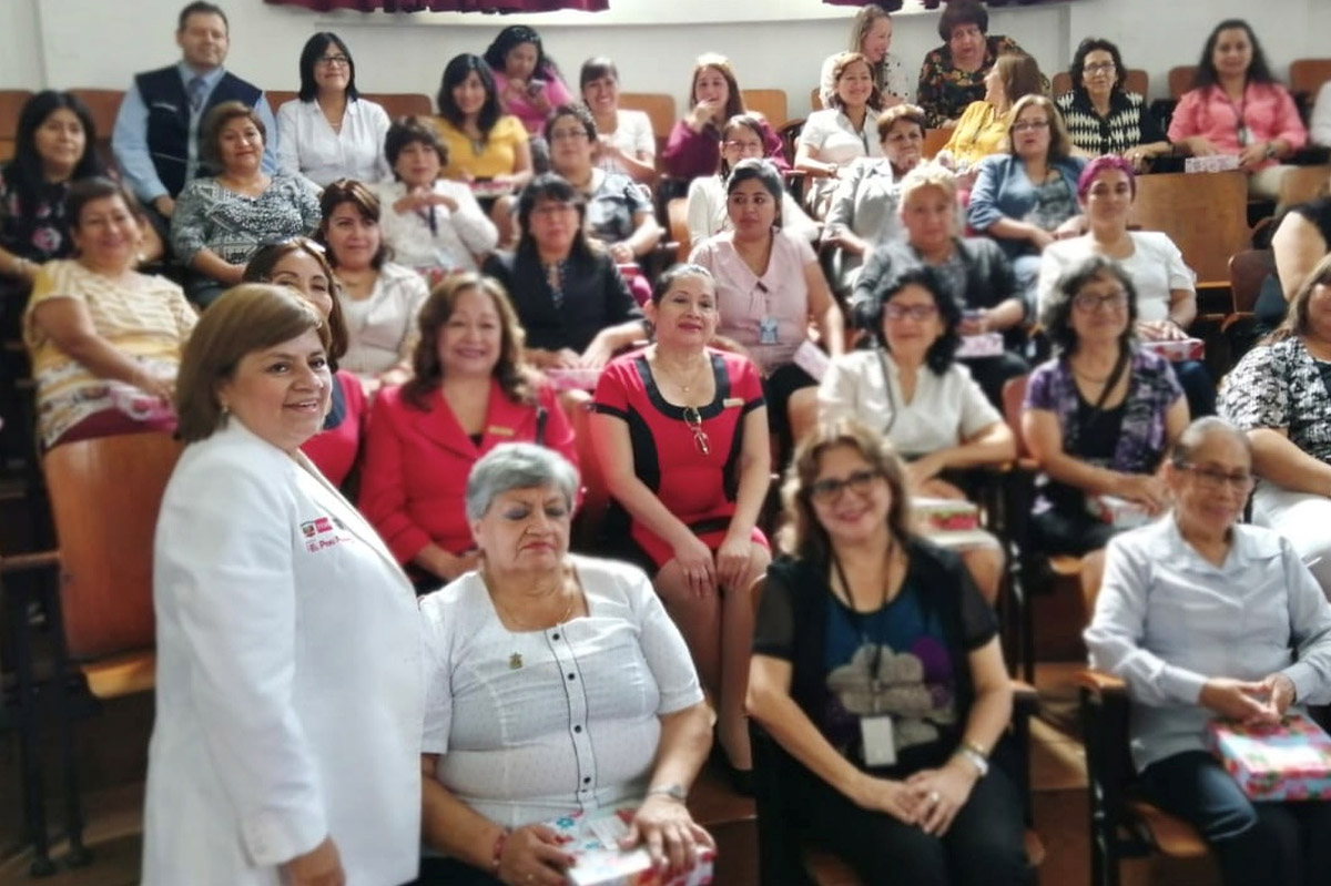 Ministra de Salud, dió saludo por el Día de la Secretaria